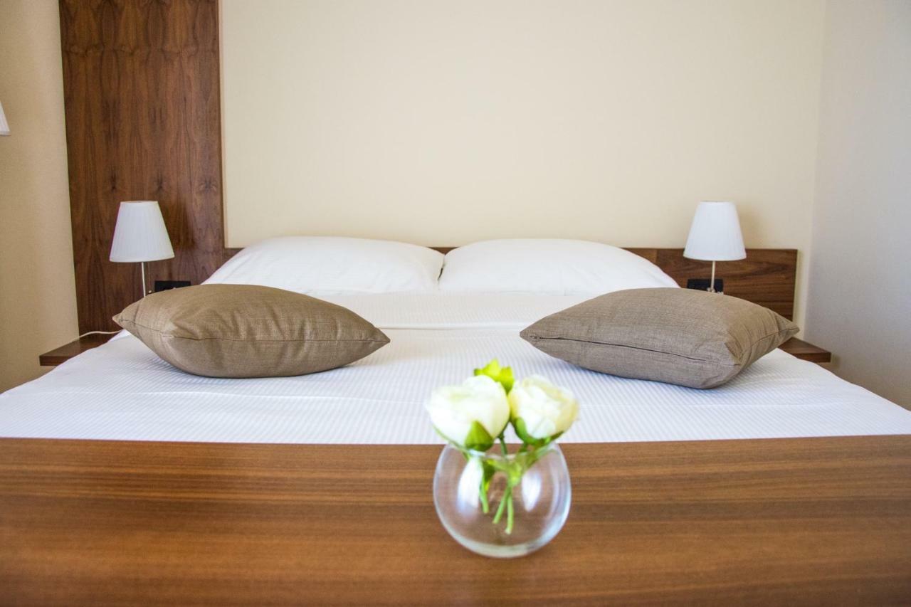 Villa Rooms Mediteran Borovici ภายนอก รูปภาพ